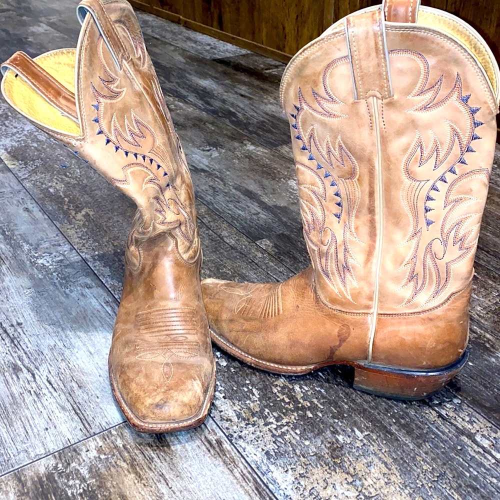 Men’s Nocona boots in GUC size 8 1/2